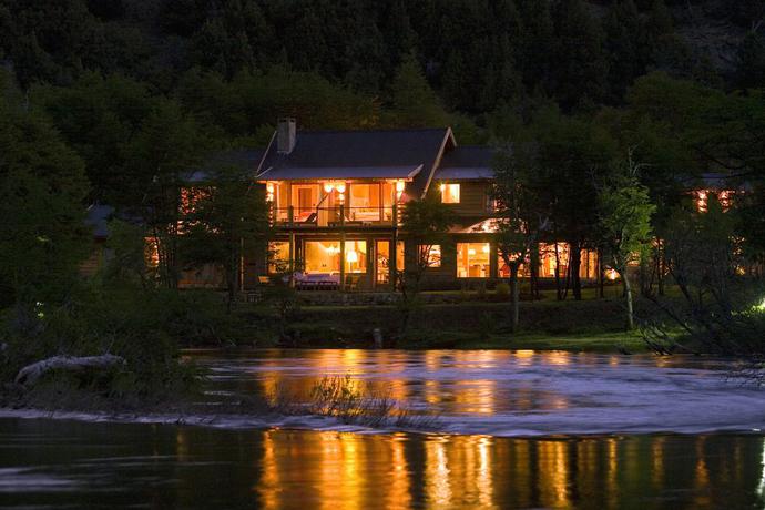 Imagen de los exteriores del Hotel Rio Hermoso. Foto 14