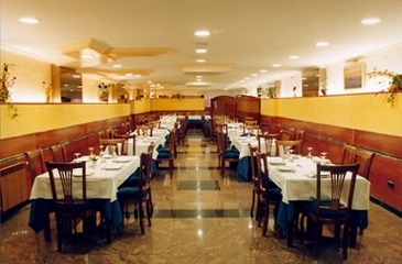 Imagen del bar/restaurante del Hotel Rio Mayor Palace. Foto 3