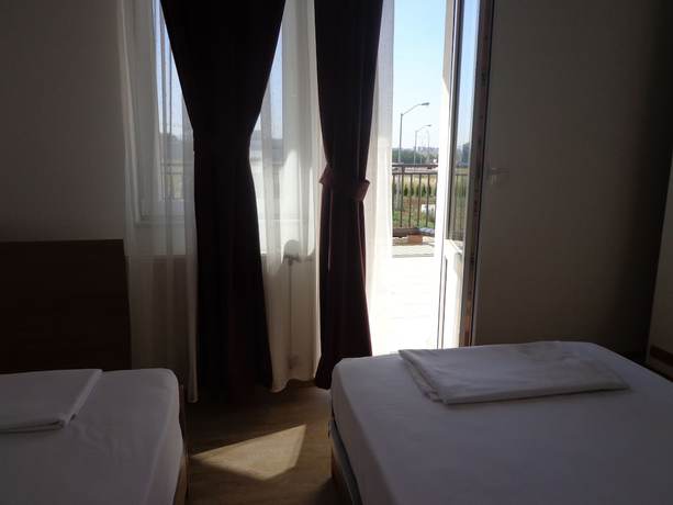 Imagen de la habitación del Hotel Rio, Pristina. Foto 7