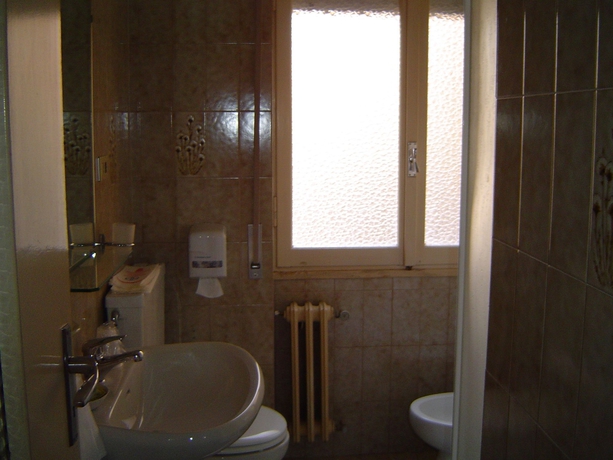 Imagen de la habitación del Hotel Rio, San Remo. Foto 5