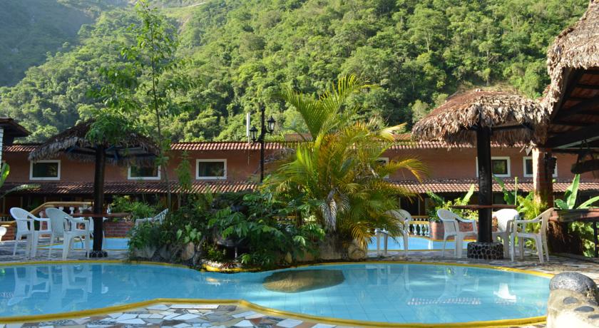 Imagen de la piscina del Hotel Rio Selva Resort. Foto 11