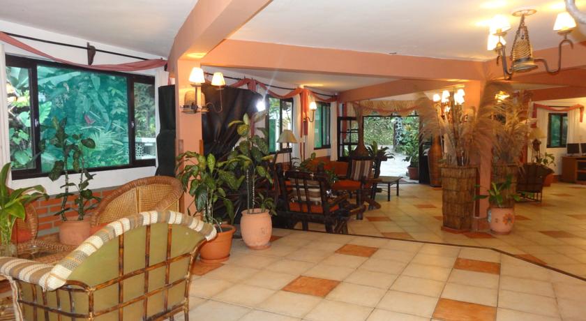 Imagen de los interiores del Hotel Rio Selva Resort. Foto 10