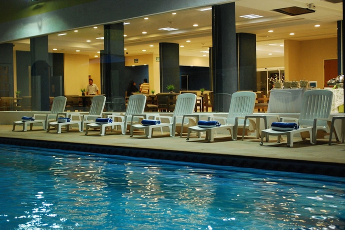 Imagen de la piscina del Hotel Rio Vista Inn Business High Class Poza Rica. Foto 17