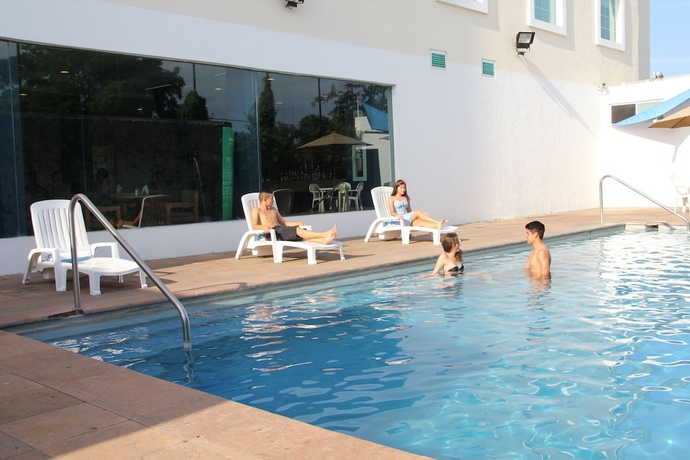 Imagen de la piscina del Hotel Rio Vista Inn Business High Class Poza Rica. Foto 19