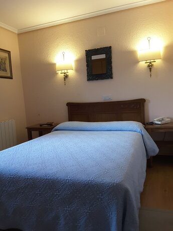 Imagen de la habitación del Hotel Riodeva. Foto 14