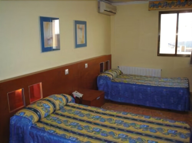 Imagen de la habitación del Hotel Rioja. Foto 16