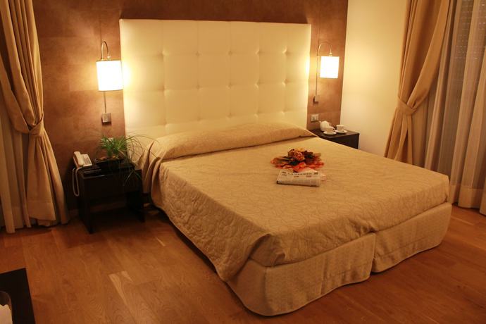 Imagen de la habitación del Hotel Rioverde. Foto 5