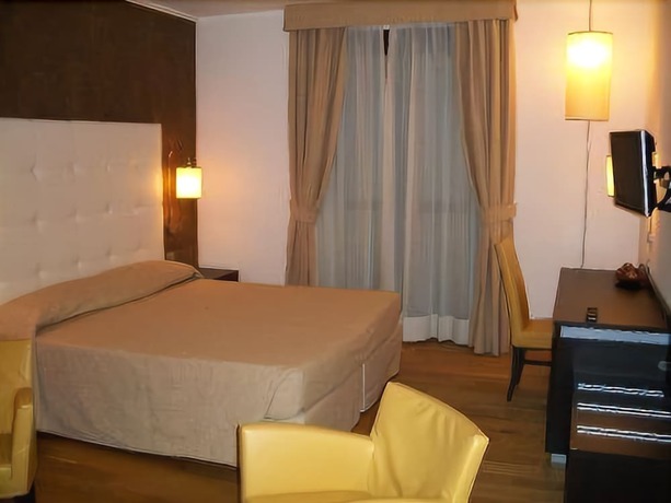 Imagen de la habitación del Hotel Rioverde. Foto 7
