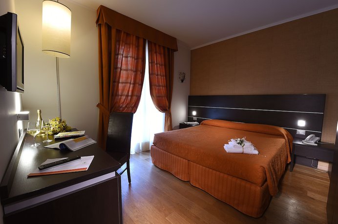 Imagen de la habitación del Hotel Rioverde. Foto 15