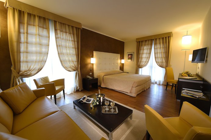 Imagen de la habitación del Hotel Rioverde. Foto 16