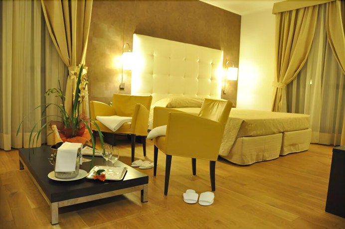 Imagen de la habitación del Hotel Rioverde. Foto 17
