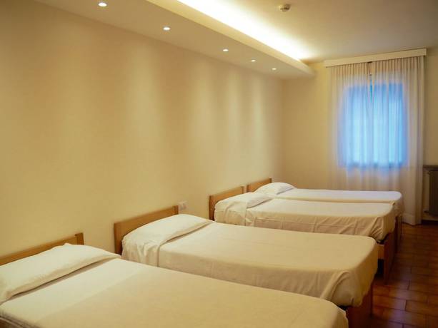 Imagen de la habitación del Hotel Riposo. Foto 10