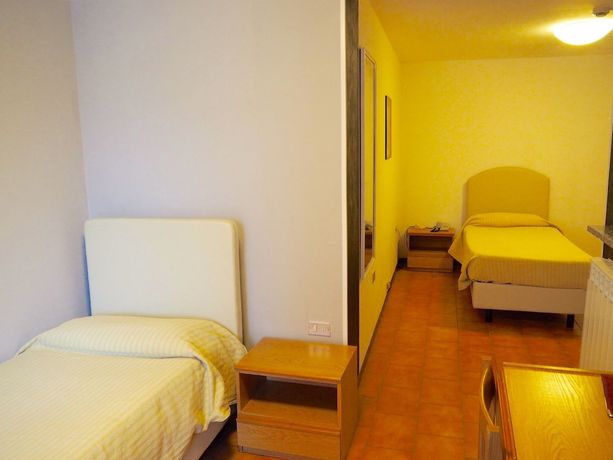 Imagen de la habitación del Hotel Riposo. Foto 11