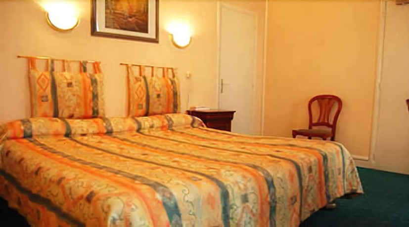 Imagen de la habitación del Hotel Riquet. Foto 5