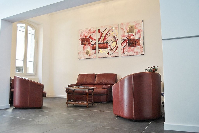 Imagen de los interiores del Hotel Riquet. Foto 19