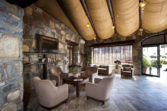 Imagen de los interiores del Hotel Risa. Foto 6