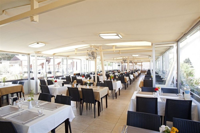 Imagen del bar/restaurante del Hotel Risa. Foto 5