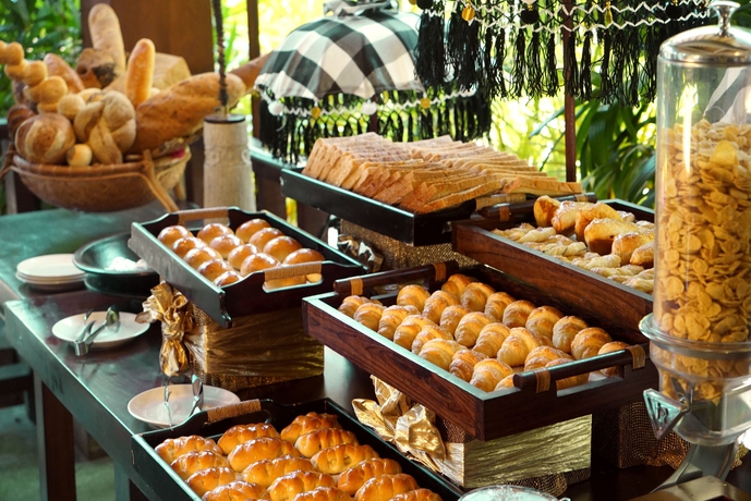 Imagen del bar/restaurante del Hotel Risata Bali Resort y Spa. Foto 5