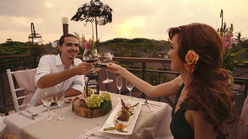 Imagen del bar/restaurante del Hotel Risata Bali Resort y Spa. Foto 7