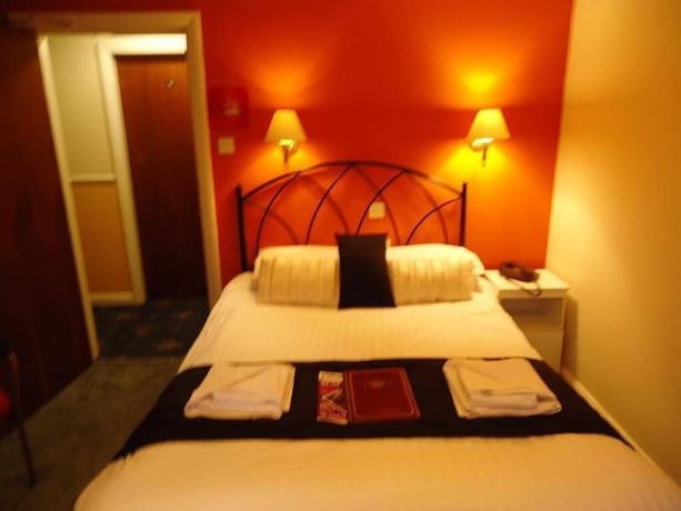Imagen de la habitación del Hotel Risboro. Foto 13