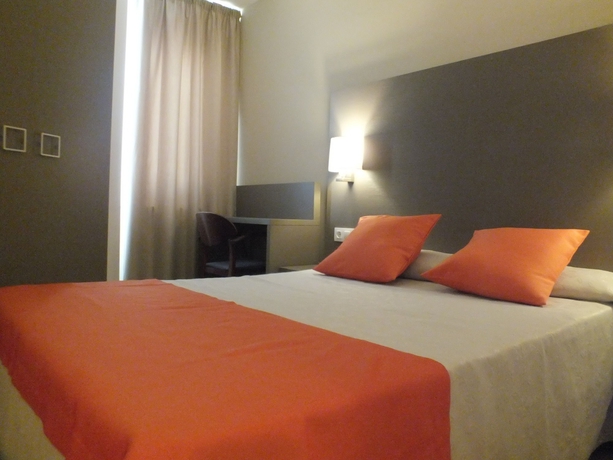 Imagen de la habitación del Hotel Risech. Foto 5