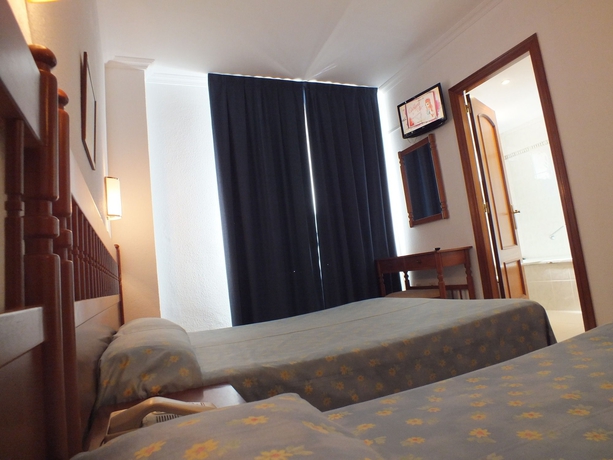 Imagen de la habitación del Hotel Risech. Foto 10