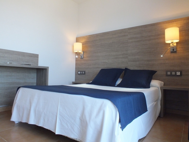 Imagen de la habitación del Hotel Risech. Foto 12