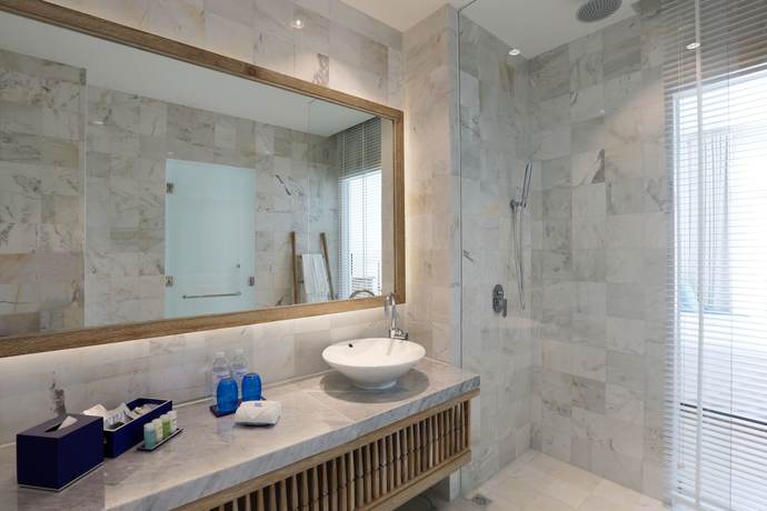 Imagen de la piscina del Hotel Risemount Premier Resort Danang. Foto 19