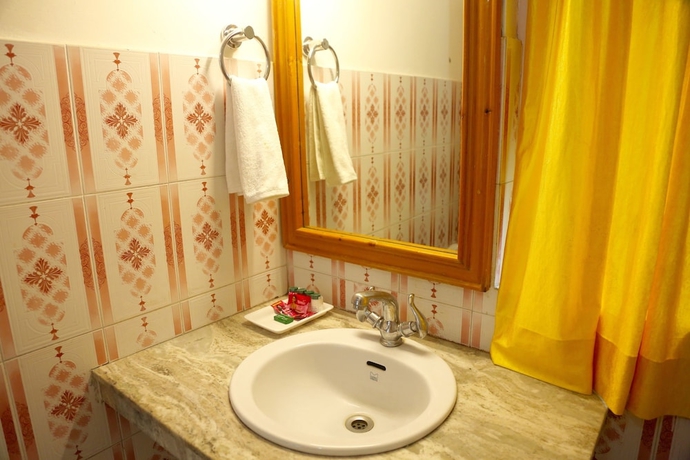 Imagen de la habitación del Hotel Rishi Palace. Foto 14
