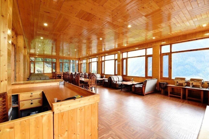 Imagen del bar/restaurante del Hotel Rishi Palace. Foto 7