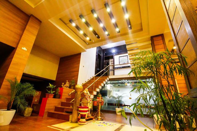 Imagen de los interiores del Hotel Rishi Regency, Jabalpur. Foto 18