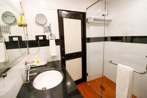 Imagen general del Hotel Rishi Regency, Jabalpur. Foto 2