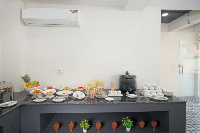 Imagen del bar/restaurante del Hotel Rishivans and Wellness. Foto 4