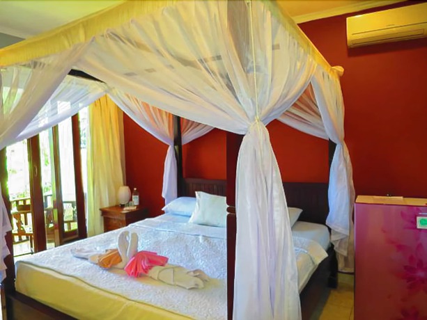 Imagen de la habitación del Hotel Rising Star Beach Resort Amed. Foto 7