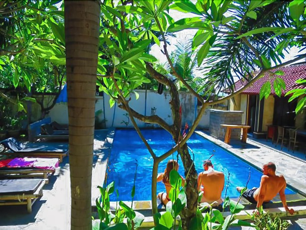 Imagen de la piscina del Hotel Rising Star Beach Resort Amed. Foto 18