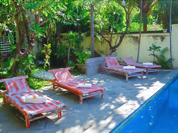 Imagen de la piscina del Hotel Rising Star Beach Resort Amed. Foto 19