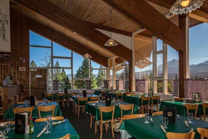 Imagen del bar/restaurante del Hotel Rising Sun Motor Inn And Cabins - Inside The Park. Foto 7