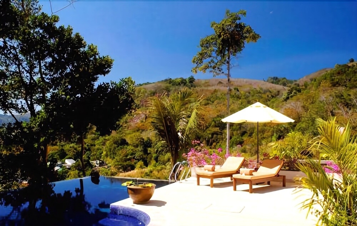 Imagen de la piscina del Hotel Rising Sun Residence. Foto 17