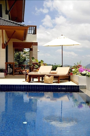 Imagen de la piscina del Hotel Rising Sun Residence. Foto 19