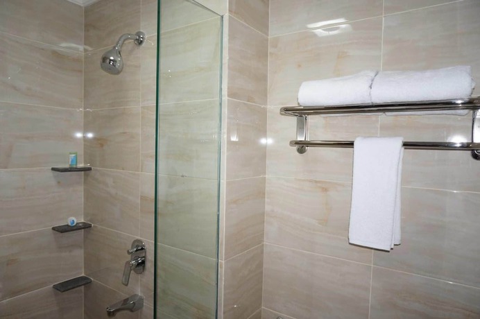 Imagen de la habitación del Hotel Riss Hotel Malioboro. Foto 8