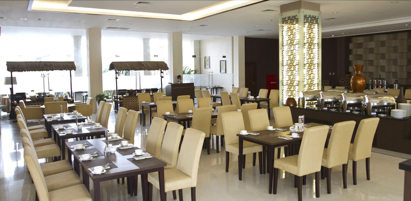 Imagen del bar/restaurante del Hotel Riss Hotel Malioboro. Foto 2