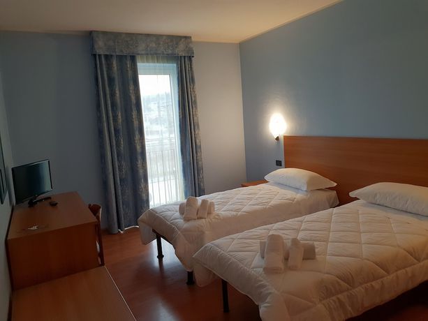 Imagen de la habitación del Hotel RistAirport. Foto 2