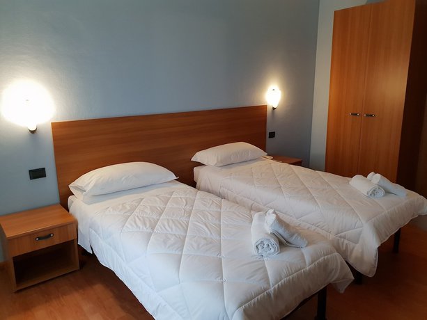 Imagen de la habitación del Hotel RistAirport. Foto 12