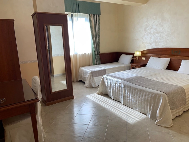 Imagen de la habitación del Hotel Ristorante Al Boschetto. Foto 9