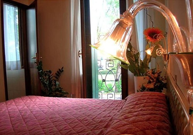 Imagen de la habitación del Hotel Ristorante Alla Villa Fini. Foto 8