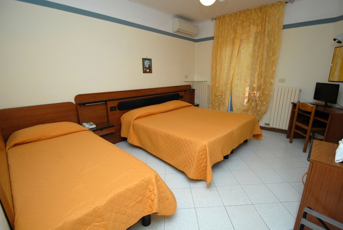 Imagen de la habitación del Hotel Ristorante Baia Del Sorriso. Foto 14