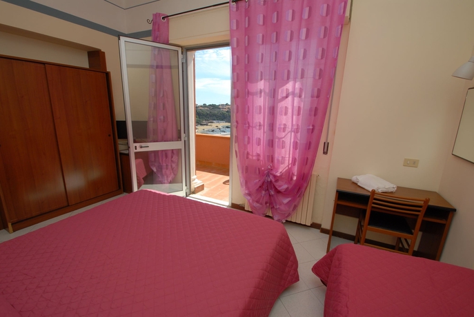 Imagen de la habitación del Hotel Ristorante Baia Del Sorriso. Foto 16