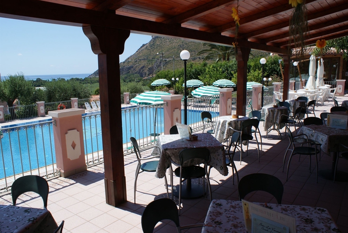 Imagen del bar/restaurante del Hotel Ristorante Borgo La Tana. Foto 4