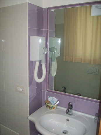 Imagen de la habitación del Hotel Ristorante Casa Rossa. Foto 5