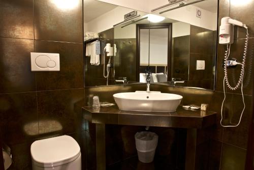 Imagen de la habitación del Hotel Ristorante Centosedici. Foto 8